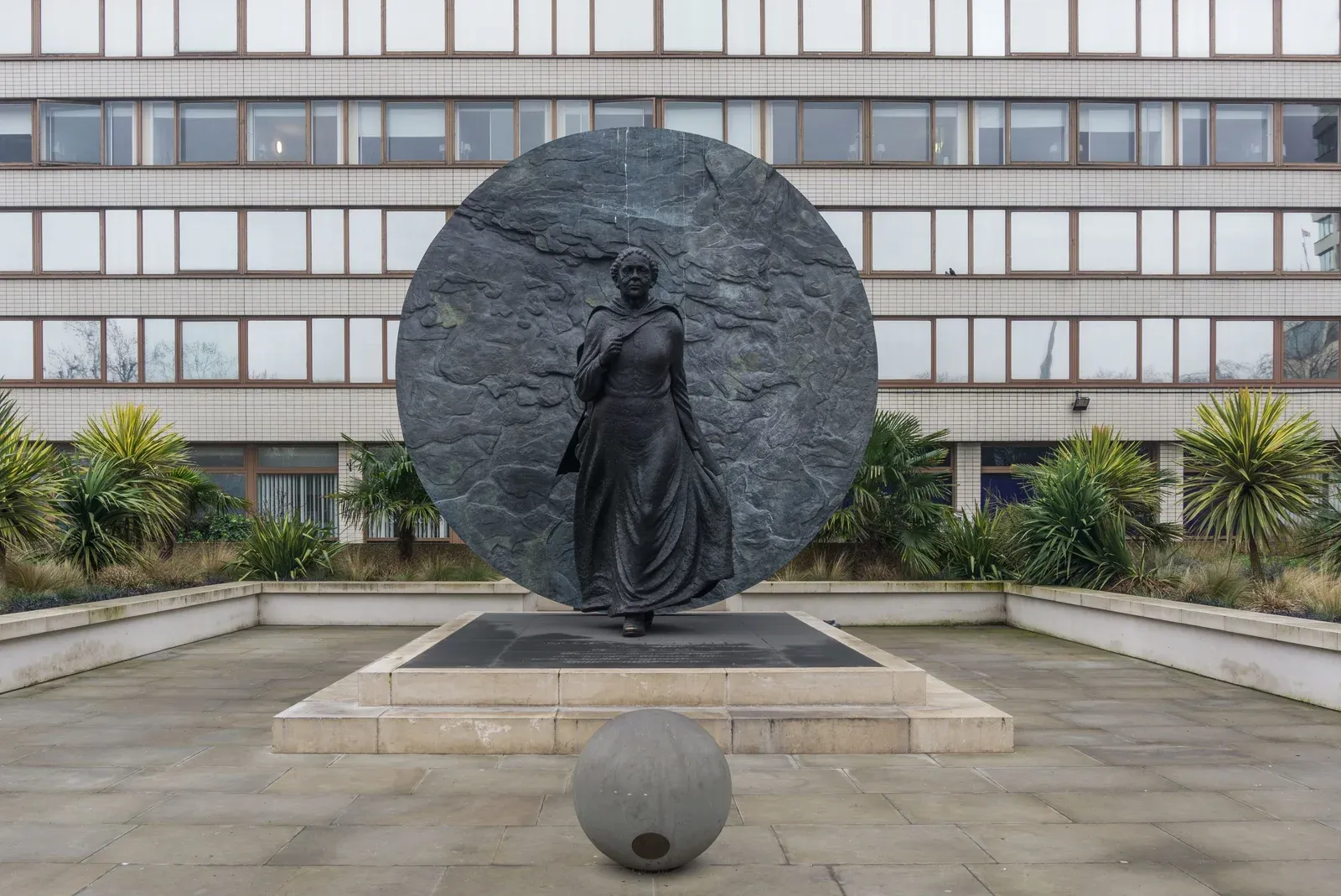 London's 10 Most Beautiful Statues and Their Stories | Rich Travel Magazine